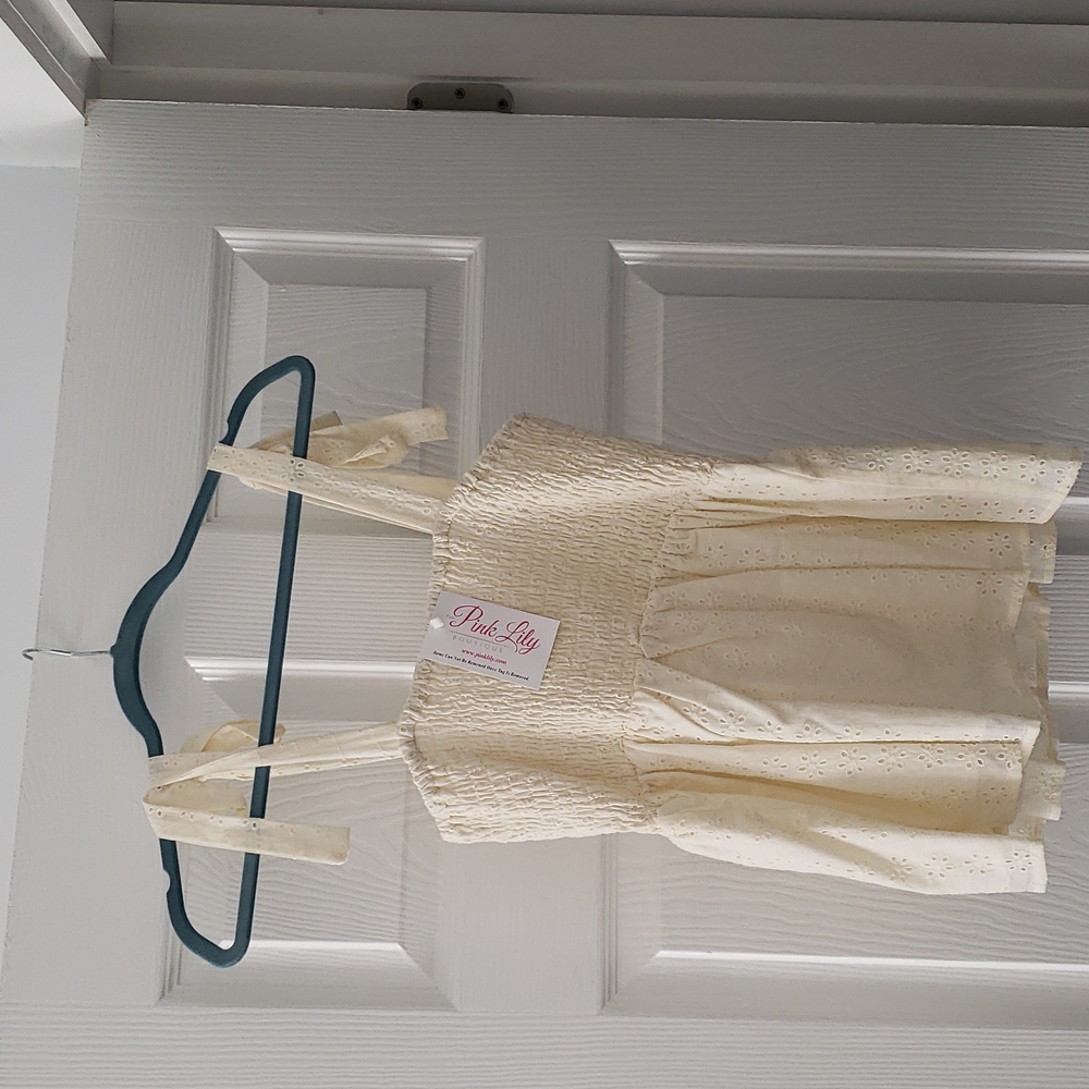 Pink Lily cream eyelet tank size small